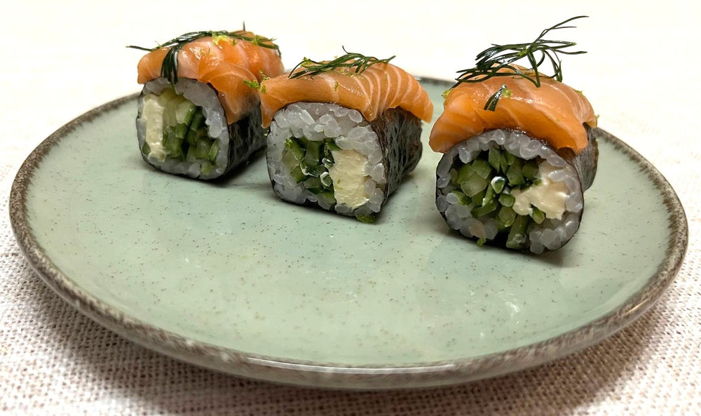 Salmon Cheese Dill Roll (3 pcs)