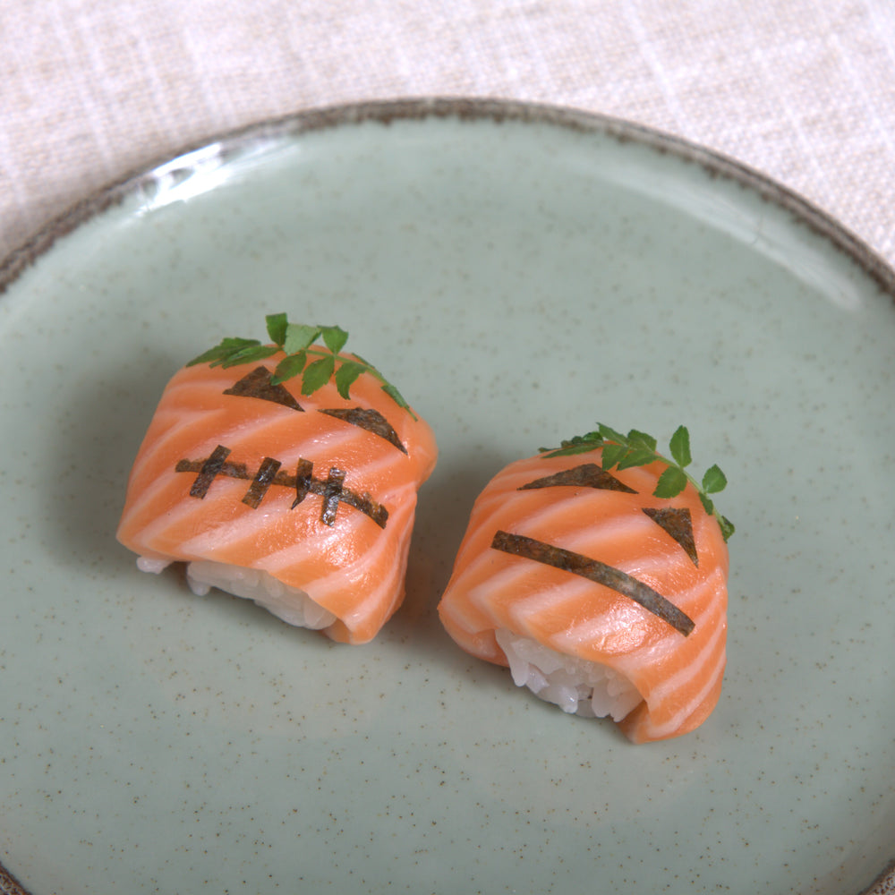 HALLOWEEN SALMON TEMARI (2 PCS)