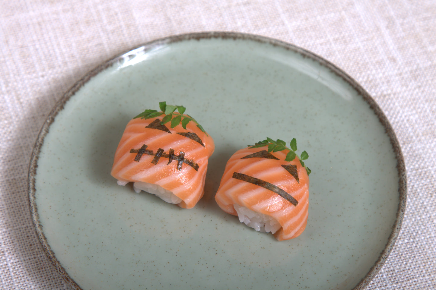 HALLOWEEN SALMON TEMARI (2 PCS)